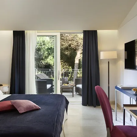 Is Arenas Hotel 5*