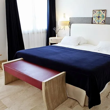 Is Arenas Hotel 5*